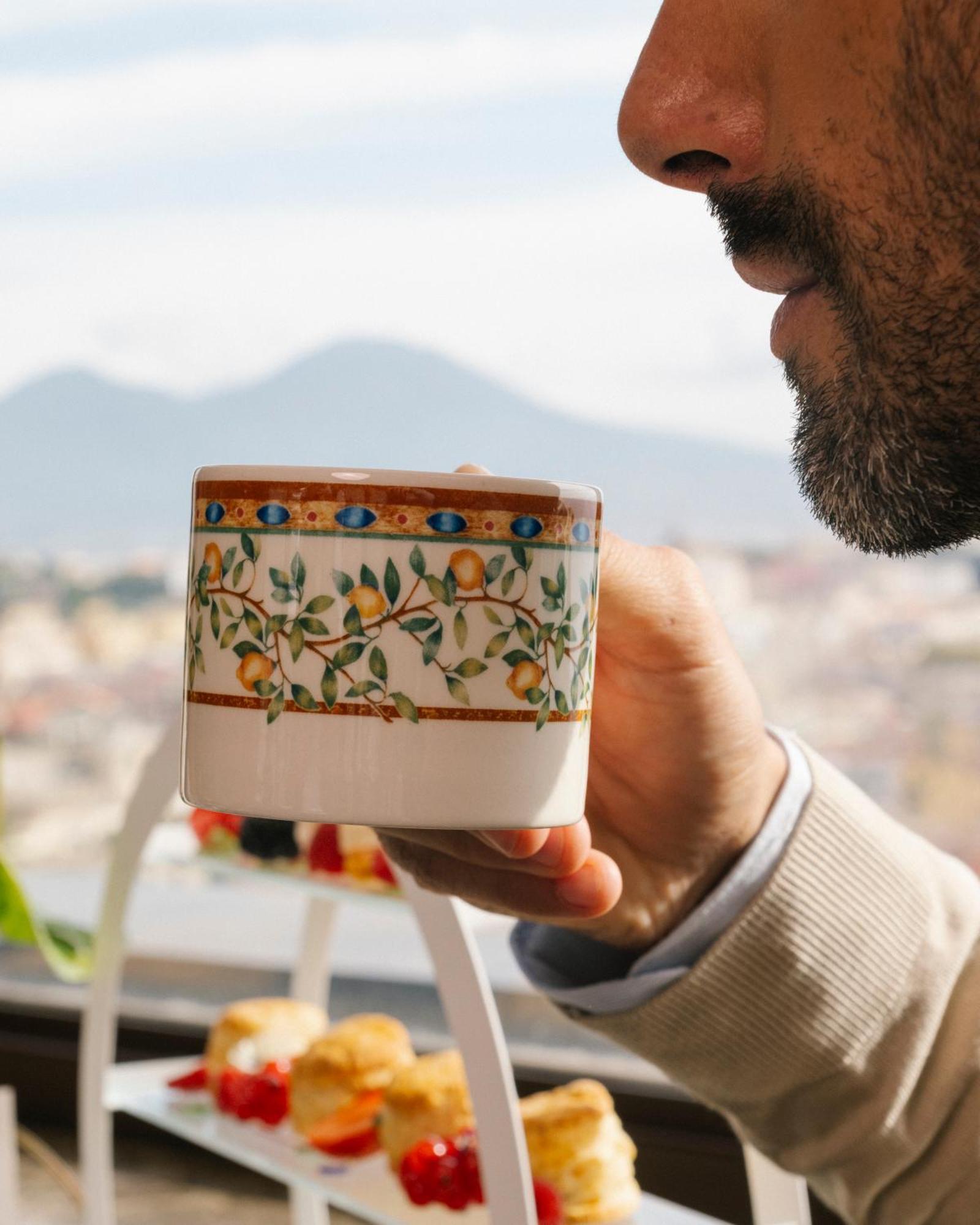 De Bonart Naples, Curio Collection By Hilton Hotel Bagian luar foto